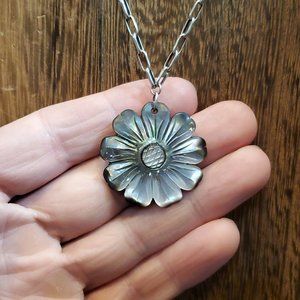 20 Inch 925 Sterling Silver Stunning Grey White Shell Carved Flower Necklace